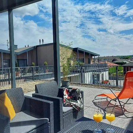 Paskom Apartmanhaz Nyergesujfalu Exterior photo